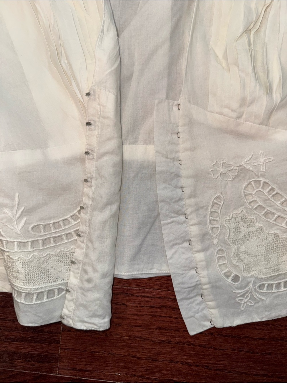 FARM Rio white cotton Eyelet Puff-Sleeve Blouse - Picture 9 of 12